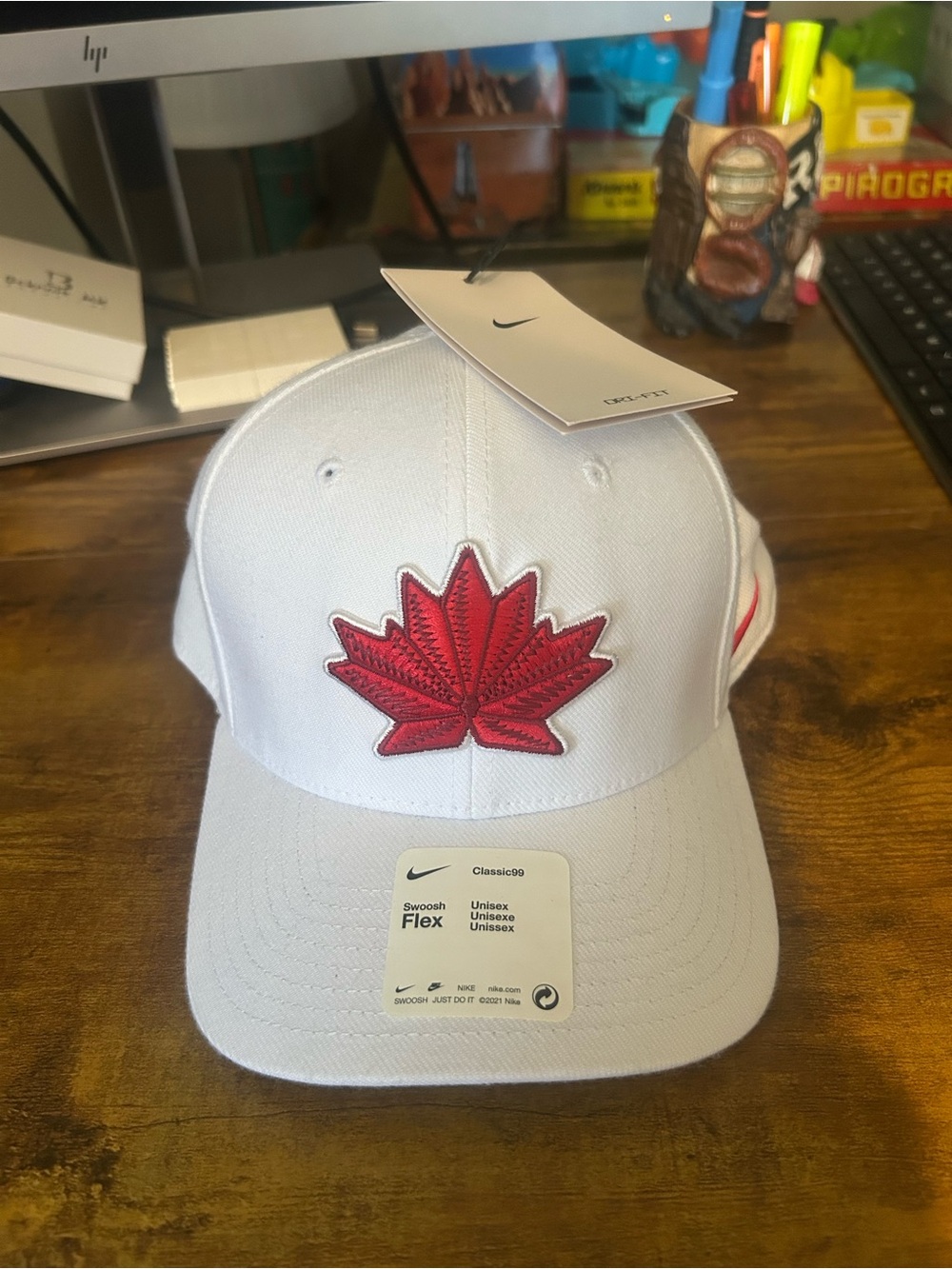 Nike Team Canada Unisex Classic99 Swoosh Flex hat